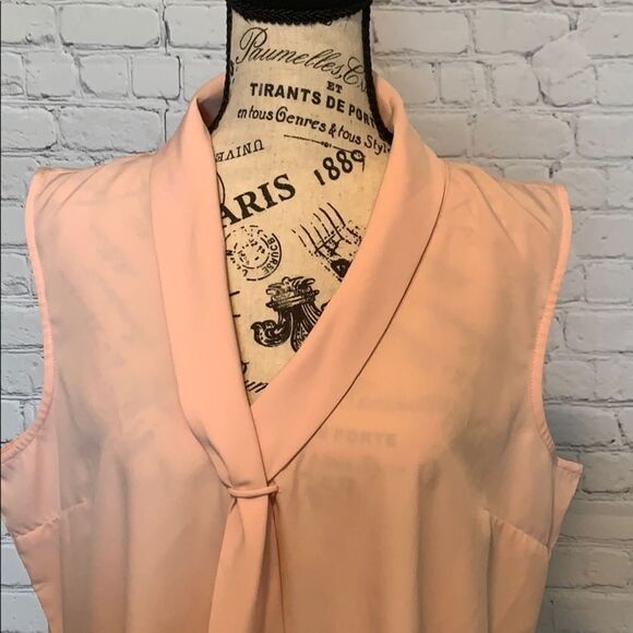 Tre’s Jolie sleeveless blouse pink size large - Picture 2 of 8